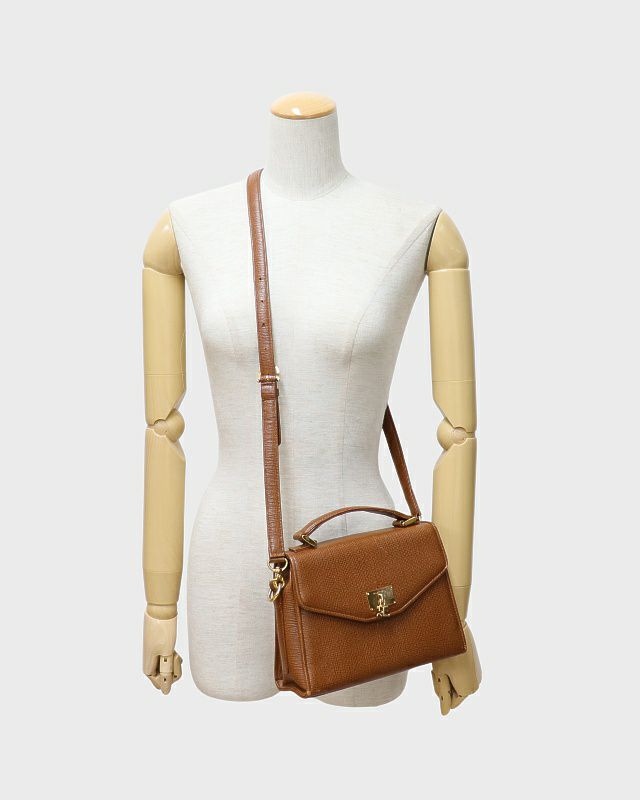 courregesロゴ金具2Wayバッグ courreges ロゴ金具2Wayバッグ | Hedy
