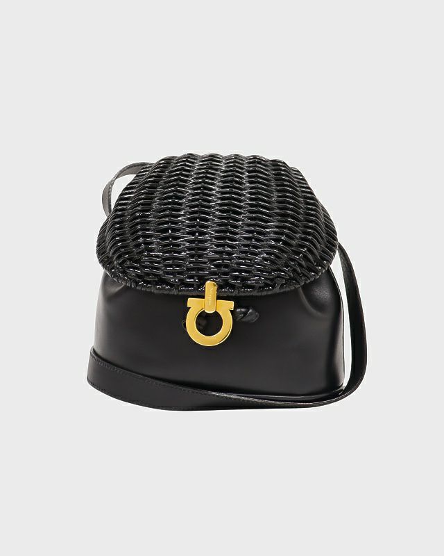 Ferragamo ガンチーニカゴレザーショルダーバッグ Ferragamo ガンチーニカゴレザーショルダーバッグ | Hedy