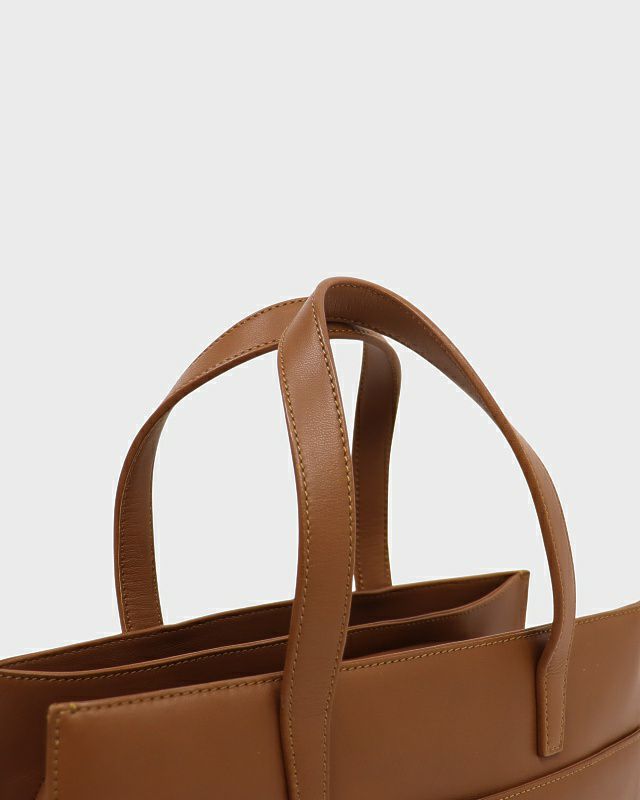 LOEWE アナグラム刻印レザー2Wayバッグ LOEWE アナグラム刻印レザー2Wayバッグ | Hedy