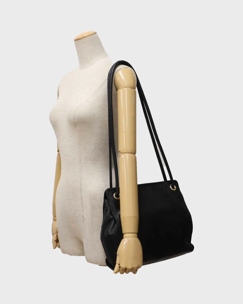 LOEWE アナグラムレザーショルダーバッグ | Hedy