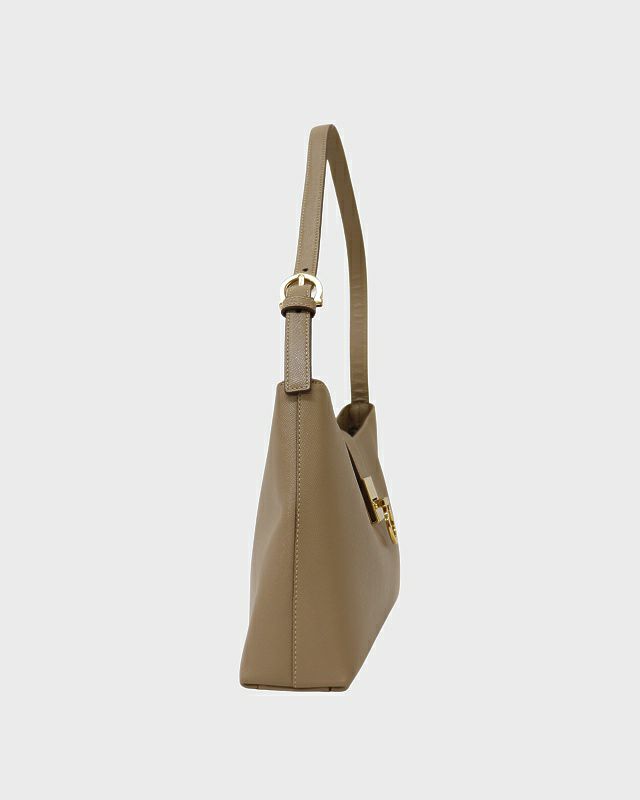 Ferragamo ガンチーニ金具レザーワンショルダーバッグ | Hedy