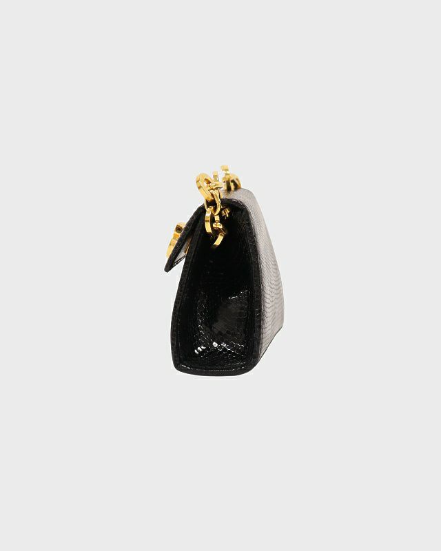 【美品】Ferragamo ガンチーニ　チェーン　ショルダーバッグ Ferragamo ガンチーニ金具チェーンショルダーバッグ
