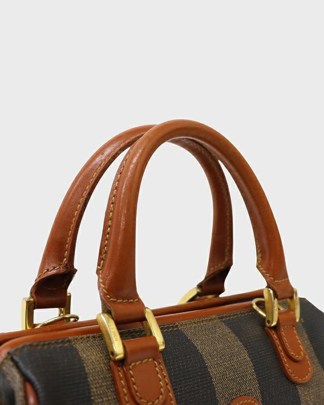 (*)様 FENDI ペカン柄　ミニボストンバッグ　ハンドバッグ　FFロゴ　ブラ 様 FENDI ペカン柄 ミニボストンバッグ ハンドバッグ FFロゴ