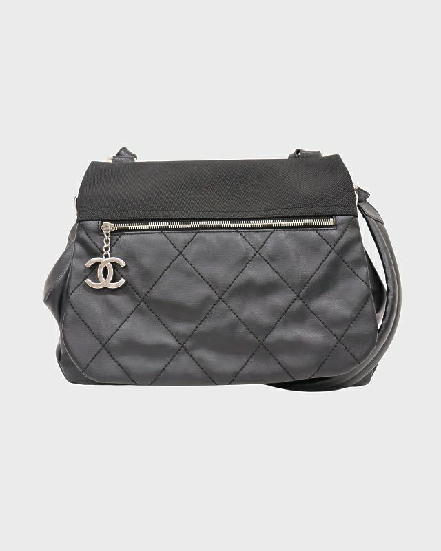 CHANEL パリビアリッツ コーティングキャンバスショルダーバッグ | Hedy