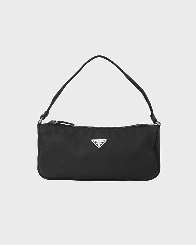 m18【美品】保存袋付き　プラダ　三角ロゴ　ナイロン　ハンドバッグ　肩掛け. 保存袋付き PRADA プラダ 三角ロゴメタルプレート キルティング