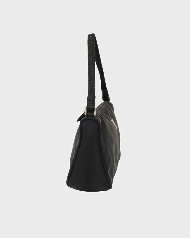 PRADA 三角ロゴ金具ナイロンワンショルダーバッグ | Hedy