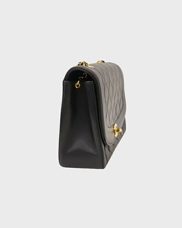 CHANEL ダイアナフラップマトラッセ ワンショルダーバッグ CHANEL マトラッセダイアナフラップターンロックチェーンショルダー