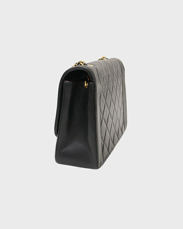 CHANEL マトラッセダイアナフラップターンロックチェーンショルダー