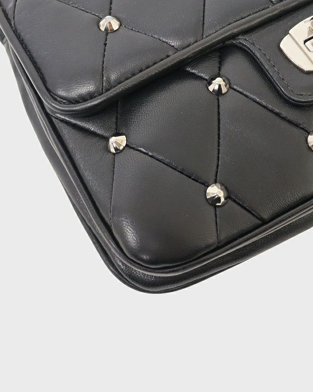 miu miu ロゴスタッズレザーチェーンショルダーバッグ | Hedy