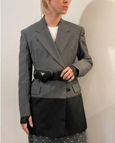 PRADA 三角ロゴ金具ベルトポーチジャケット PRADA 三角ロゴ金具ベルトポーチジャケット | Hedy