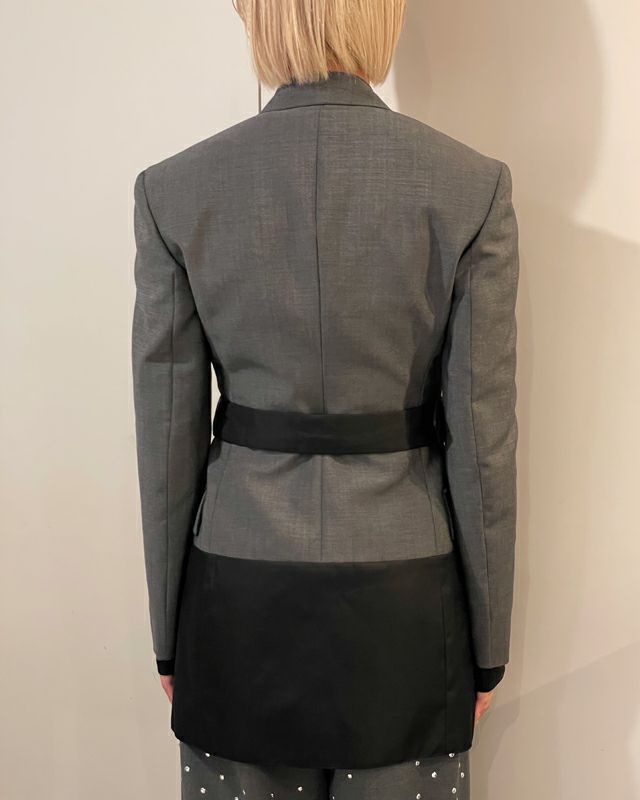 PRADA 三角ロゴ金具ベルトポーチジャケット PRADA 三角ロゴ金具ベルトポーチジャケット | Hedy