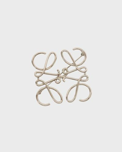 LOEWE <br>アナグラムブローチ